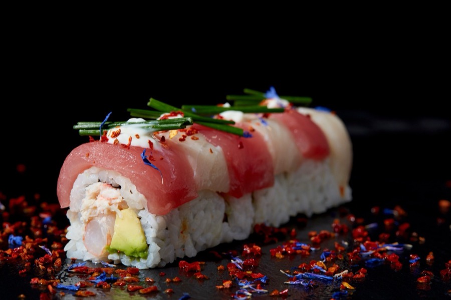 Rainbow Roll mit Thunfisch